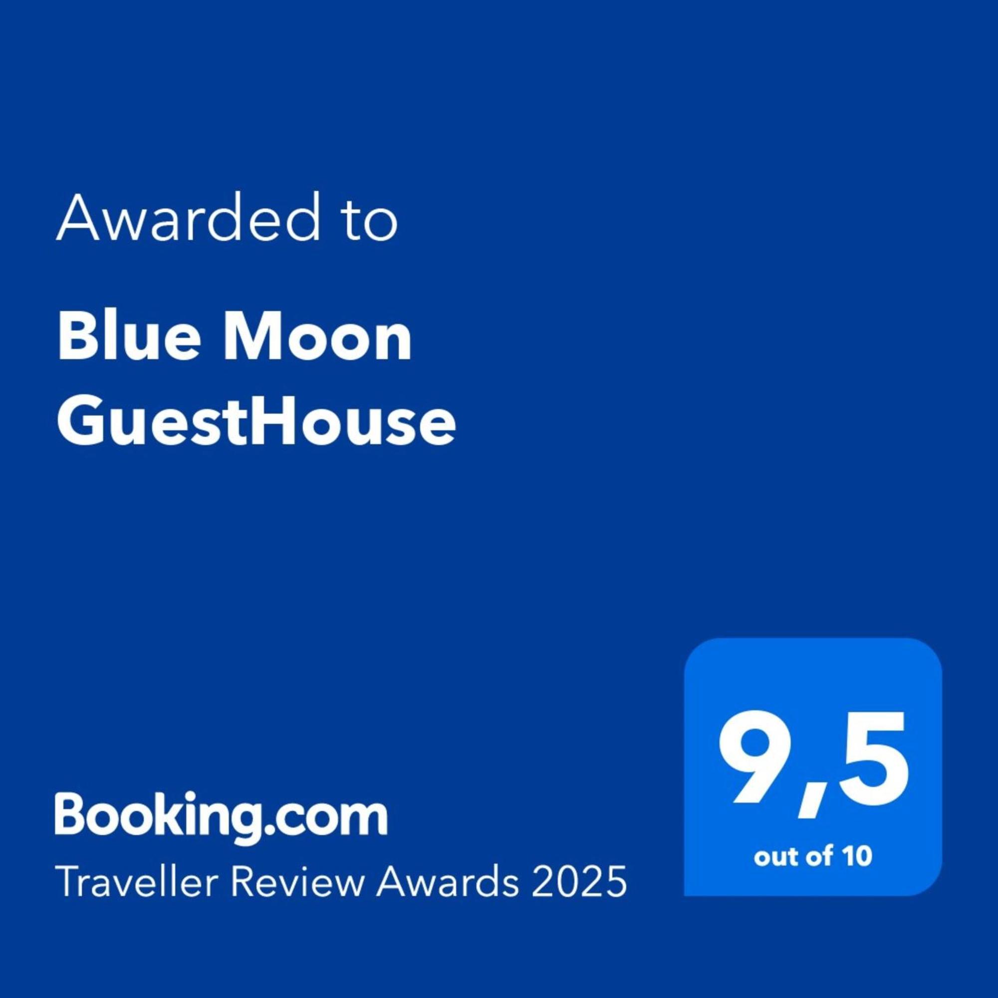 Blue Moon Guesthouse Лагос Екстериор снимка