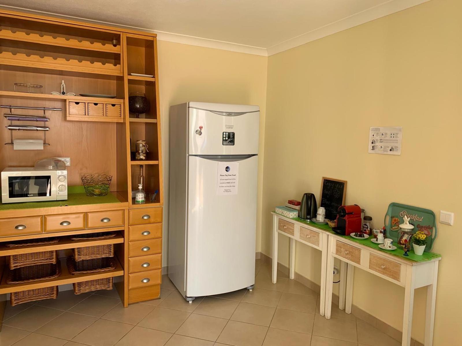 Blue Moon Guesthouse Лагос Екстериор снимка
