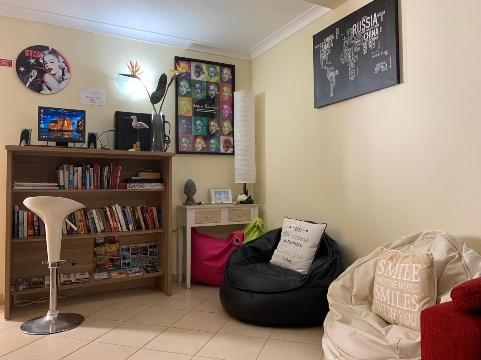 Blue Moon Guesthouse Лагос Екстериор снимка