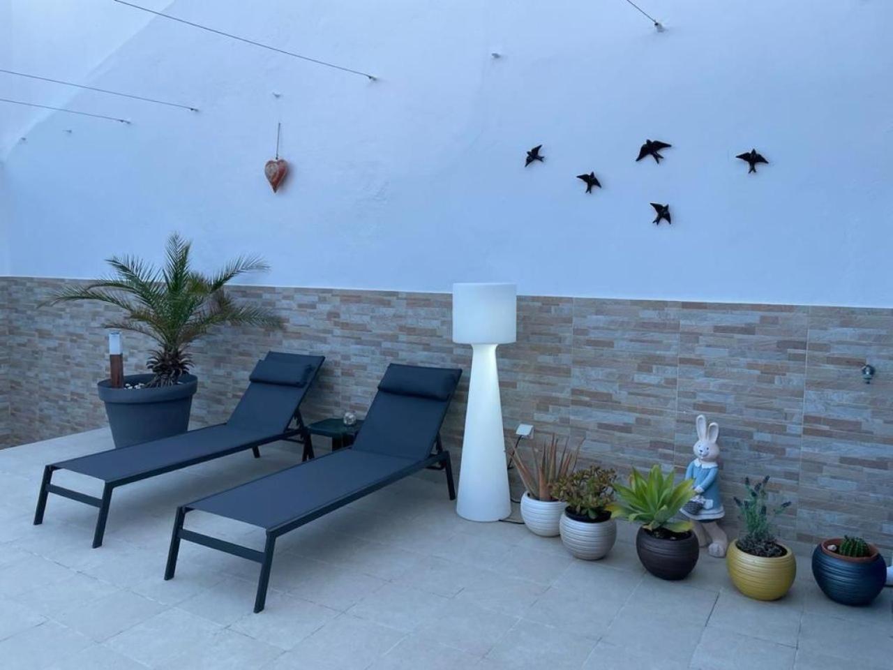 Blue Moon Guesthouse Лагос Екстериор снимка