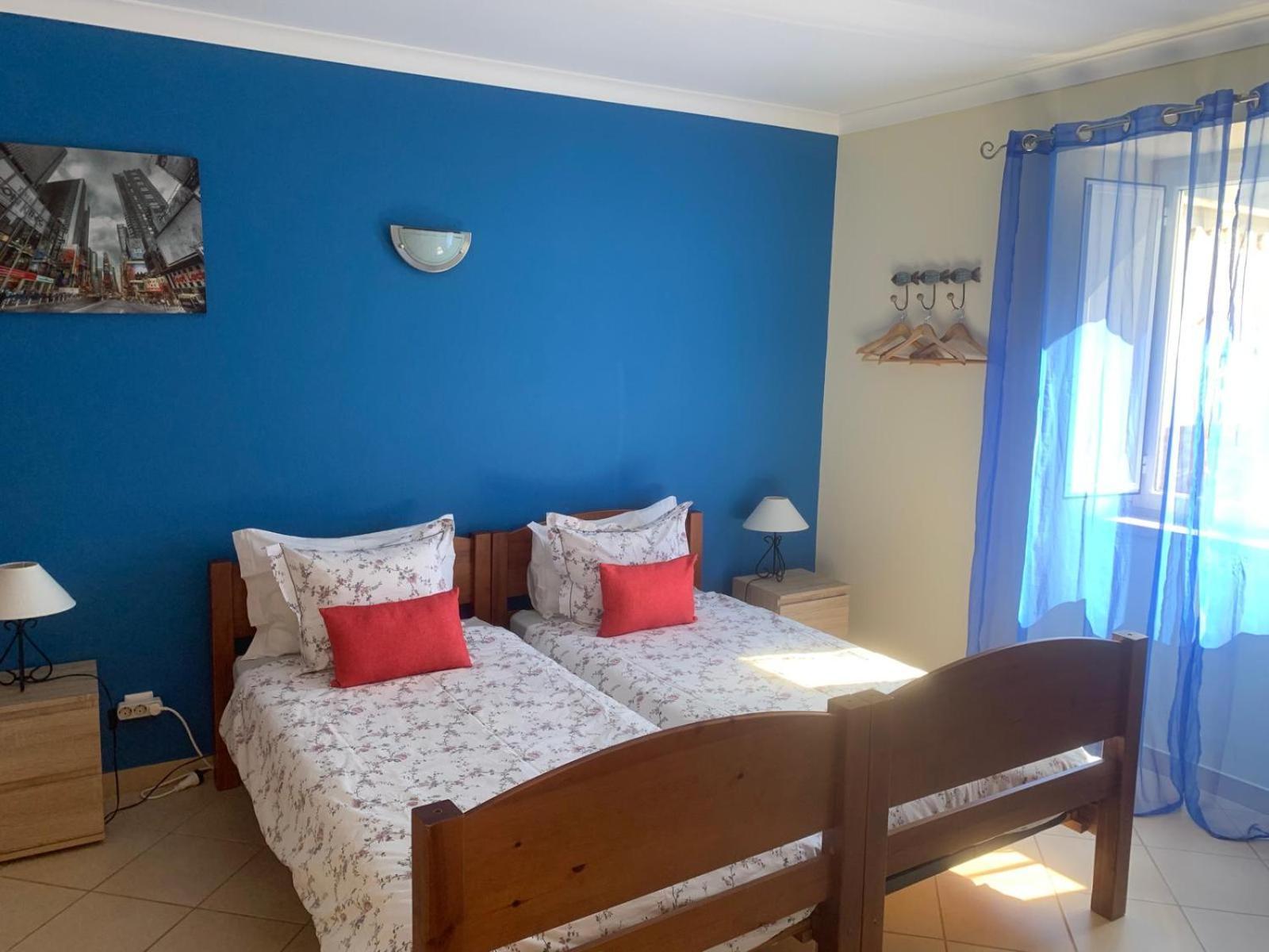 Blue Moon Guesthouse Лагос Екстериор снимка