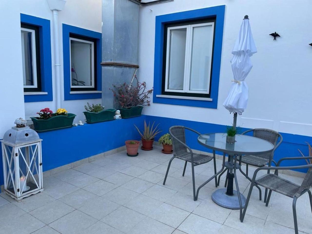 Blue Moon Guesthouse Лагос Екстериор снимка
