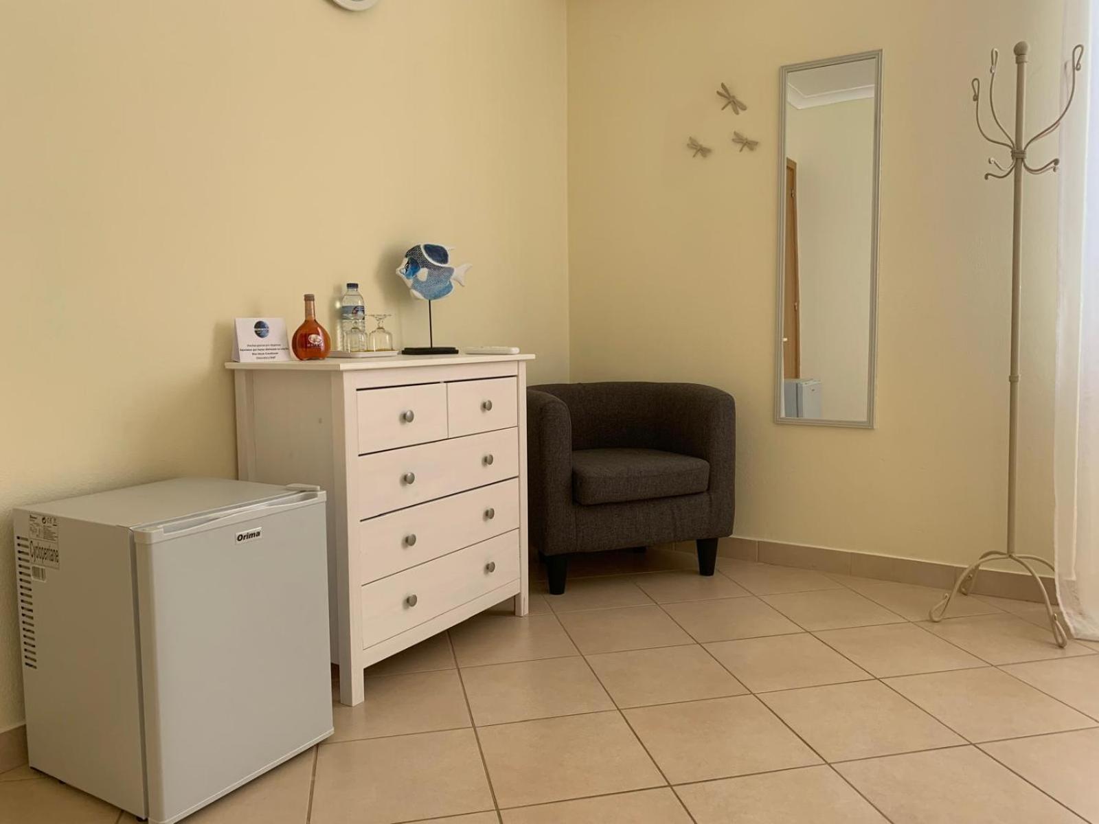 Blue Moon Guesthouse Лагос Екстериор снимка