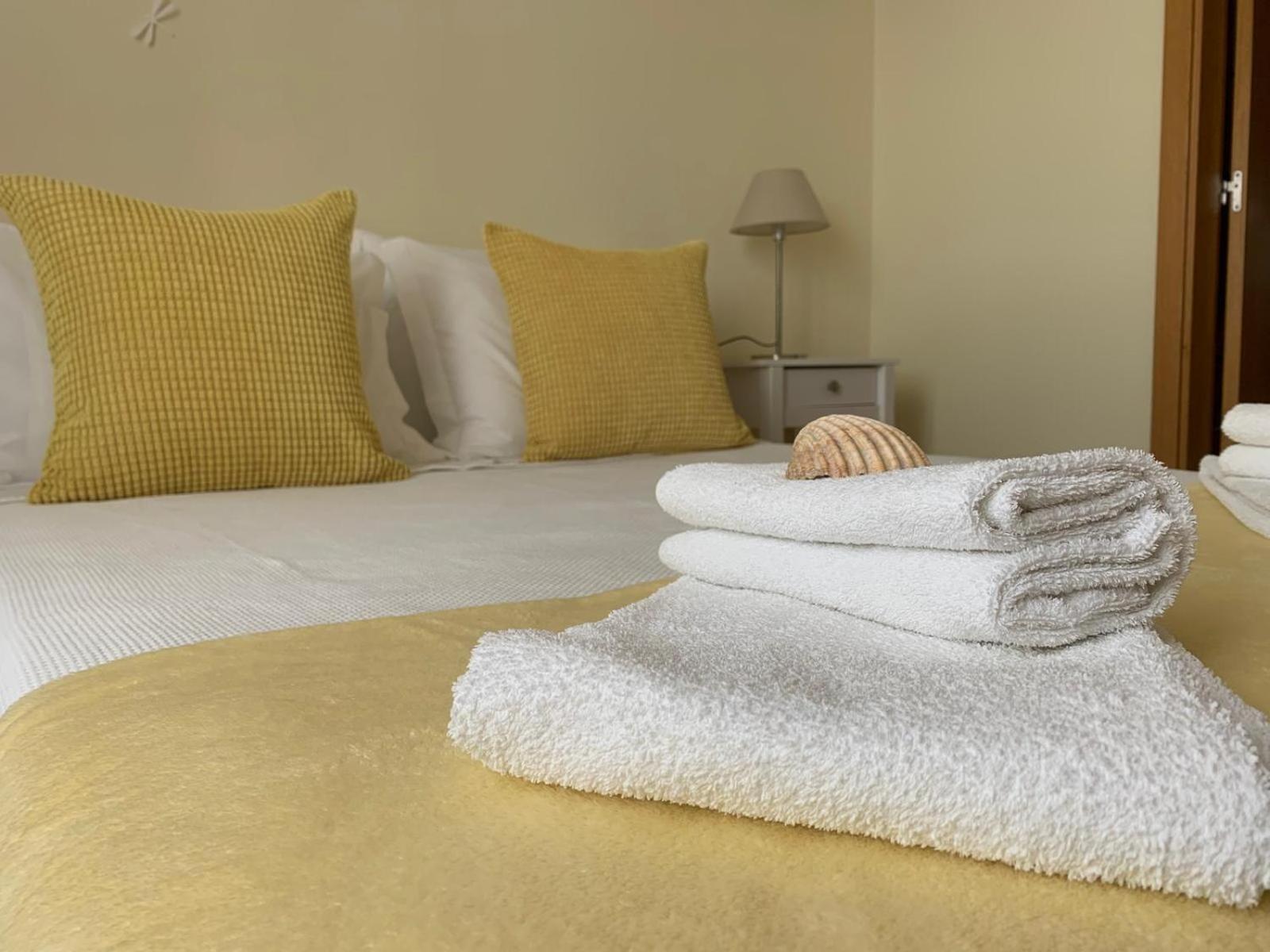 Blue Moon Guesthouse Лагос Екстериор снимка