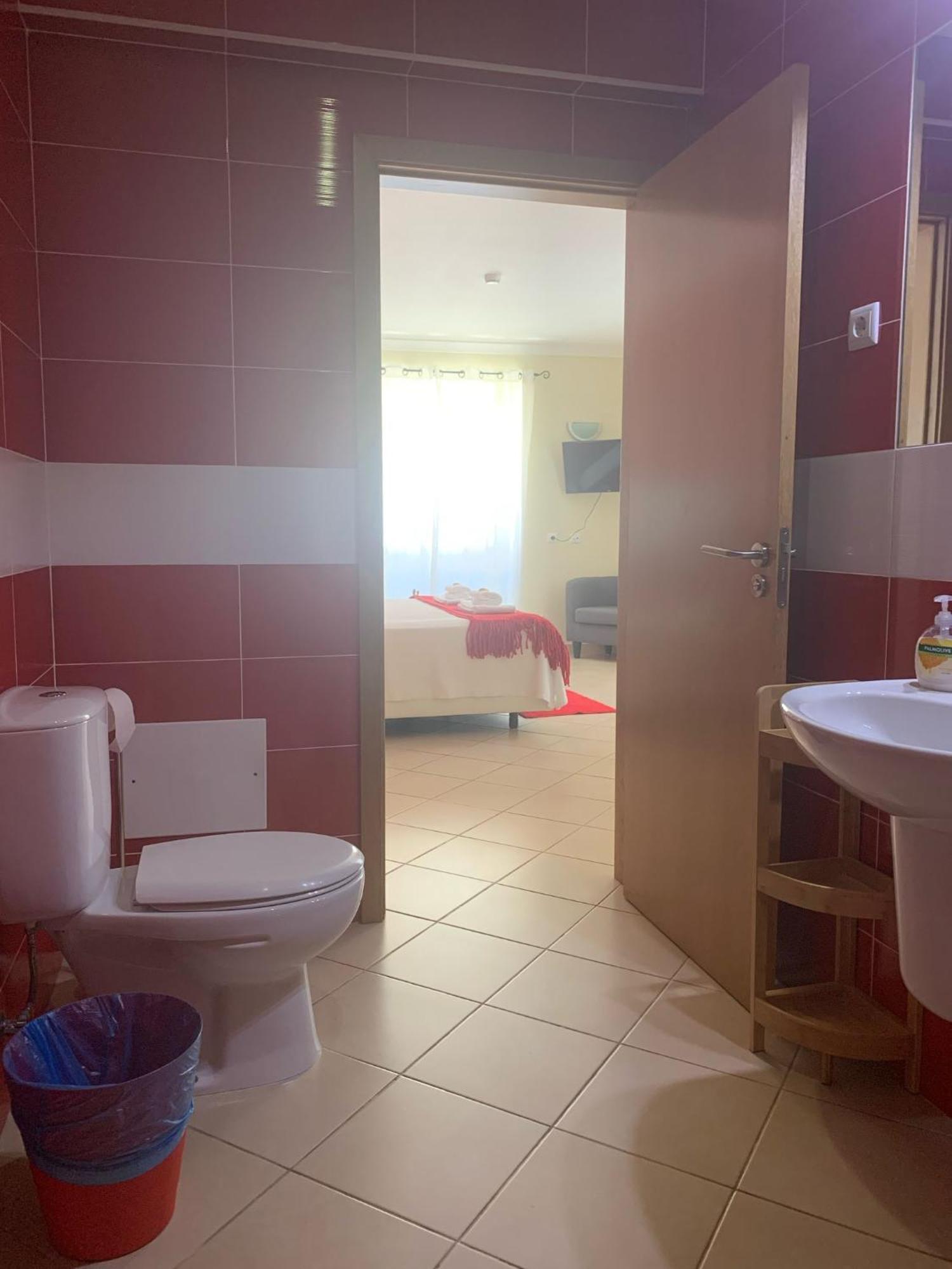 Blue Moon Guesthouse Лагос Екстериор снимка