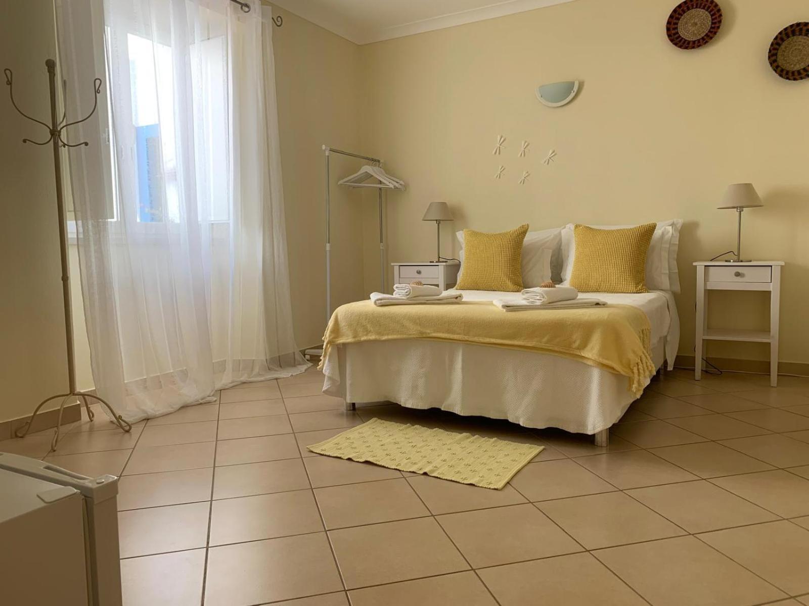 Blue Moon Guesthouse Лагос Екстериор снимка