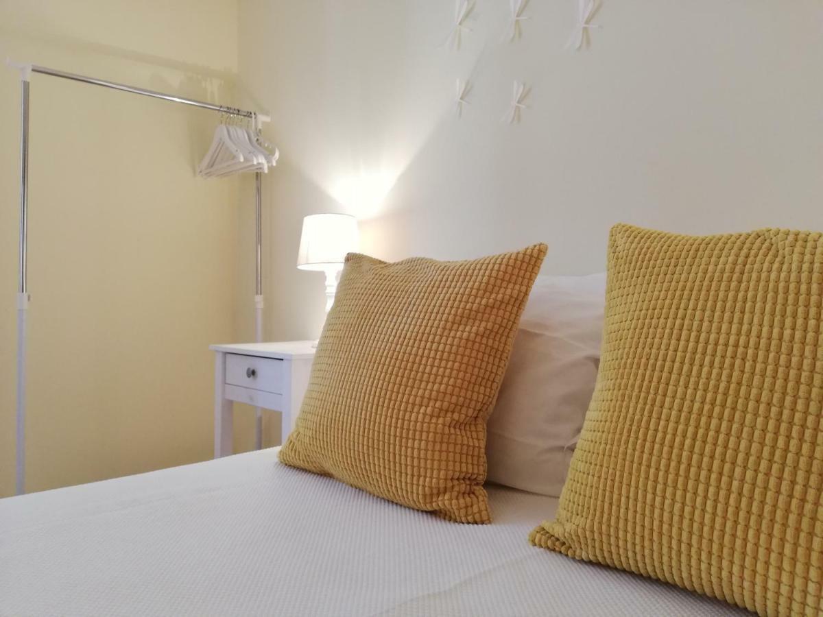 Blue Moon Guesthouse Лагос Екстериор снимка